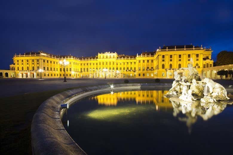 Castello di Schönbrunn al tramonto