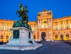Palazzo Hofburg illuminato