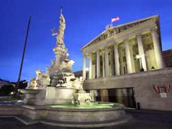 Parlamento austriaco al tramonto